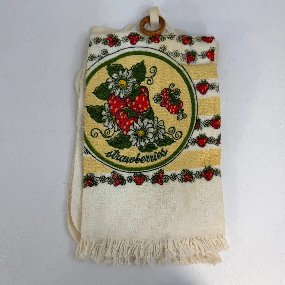 VTG Riegel 3pc Kitchen Ensemble Strawberry Daisy Floral Made USA Lot‎ of 2 NEW